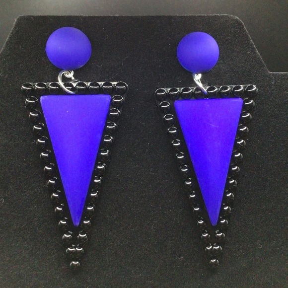 Jewelry - Elegant Blue and Black Triangle Earrings
